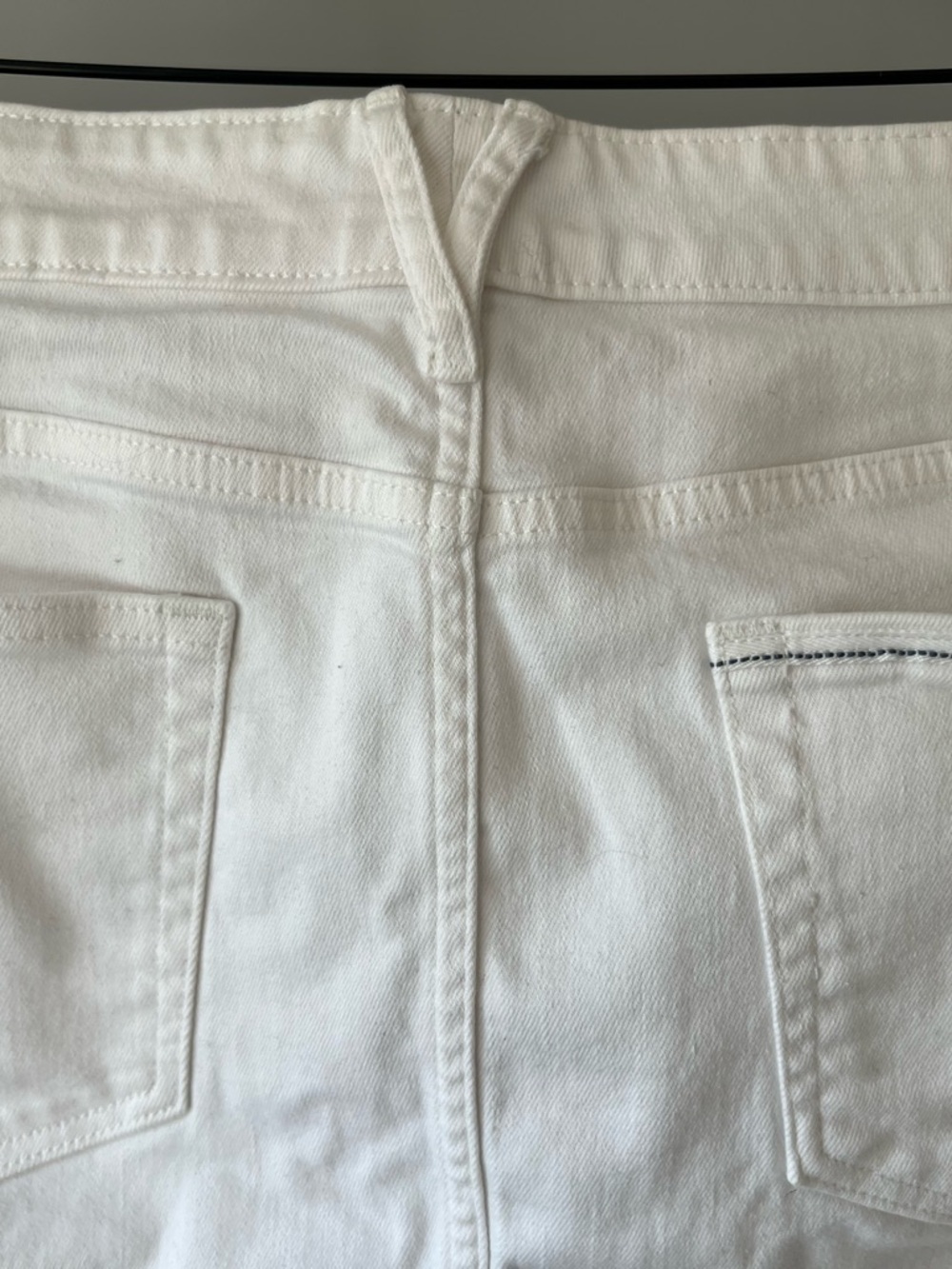 Vineyard Vines White Denim Mini Skirt Size 10 - Picture 7 of 9